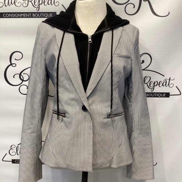 VERONICA BEARD SZ 8 PIN STRIPE BLAZER - Picture 2 of 11